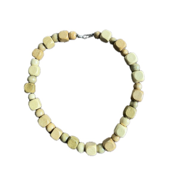 Wooden choker - Picture 2 of 6